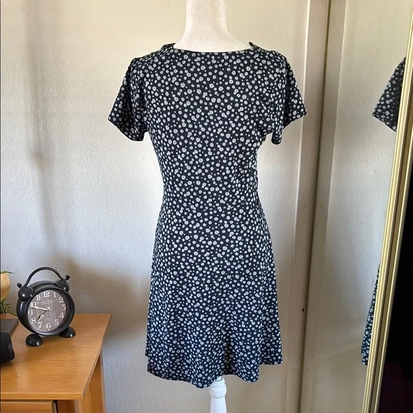 Nine Britton Navy Floral Dress - Picture 3 of 5